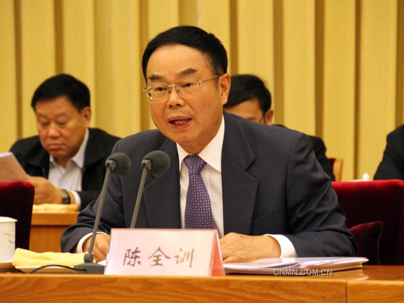 中國有色金屬工業(yè)協(xié)會(huì)會(huì)長(zhǎng)陳全訓(xùn)作主題報(bào)告。