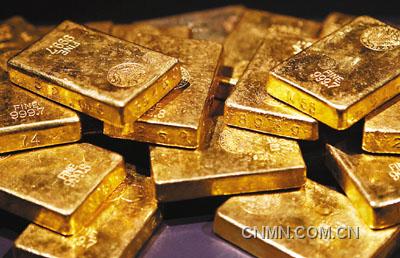 “黃金十年”全年升29.7%，黃金去年完成10連漲，高盛唱好金價(jià)可沖至1690美元。