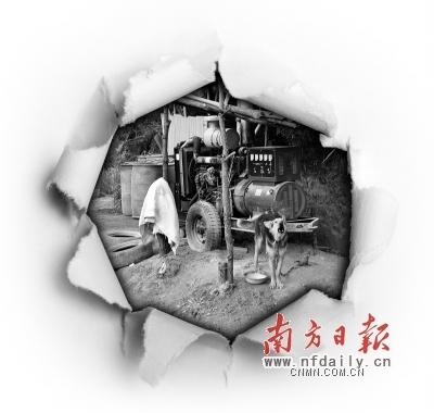 工棚內(nèi)人去犬吠。
