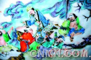 讀者提供的廣彩大碗圖片，小圖為細(xì)節(jié)