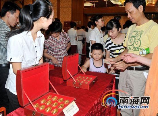 海南許多百姓青睞貴金屬投資產(chǎn)品。